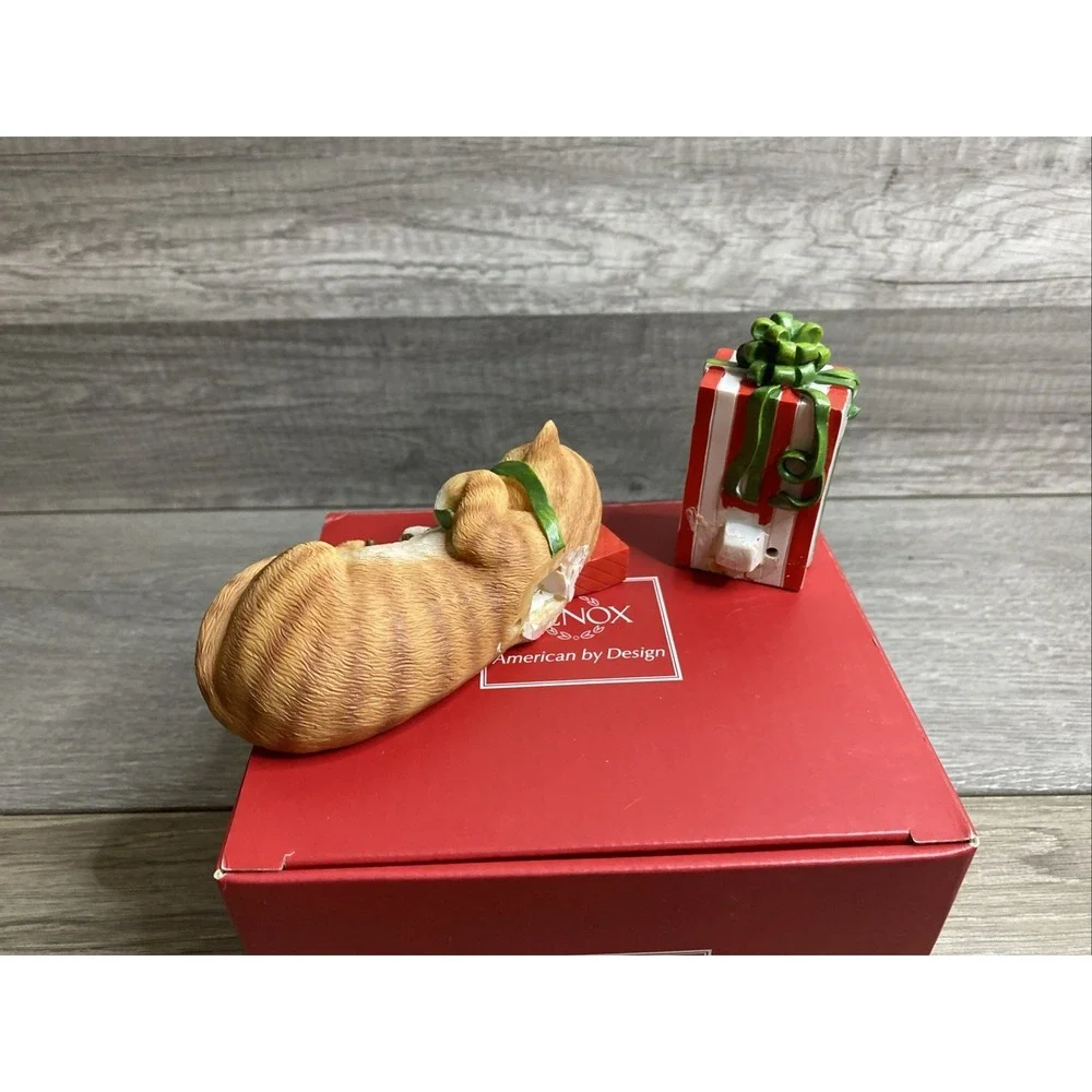 LENOX KITTY'S CHRISTMAS NAP FIGURINE with Box
